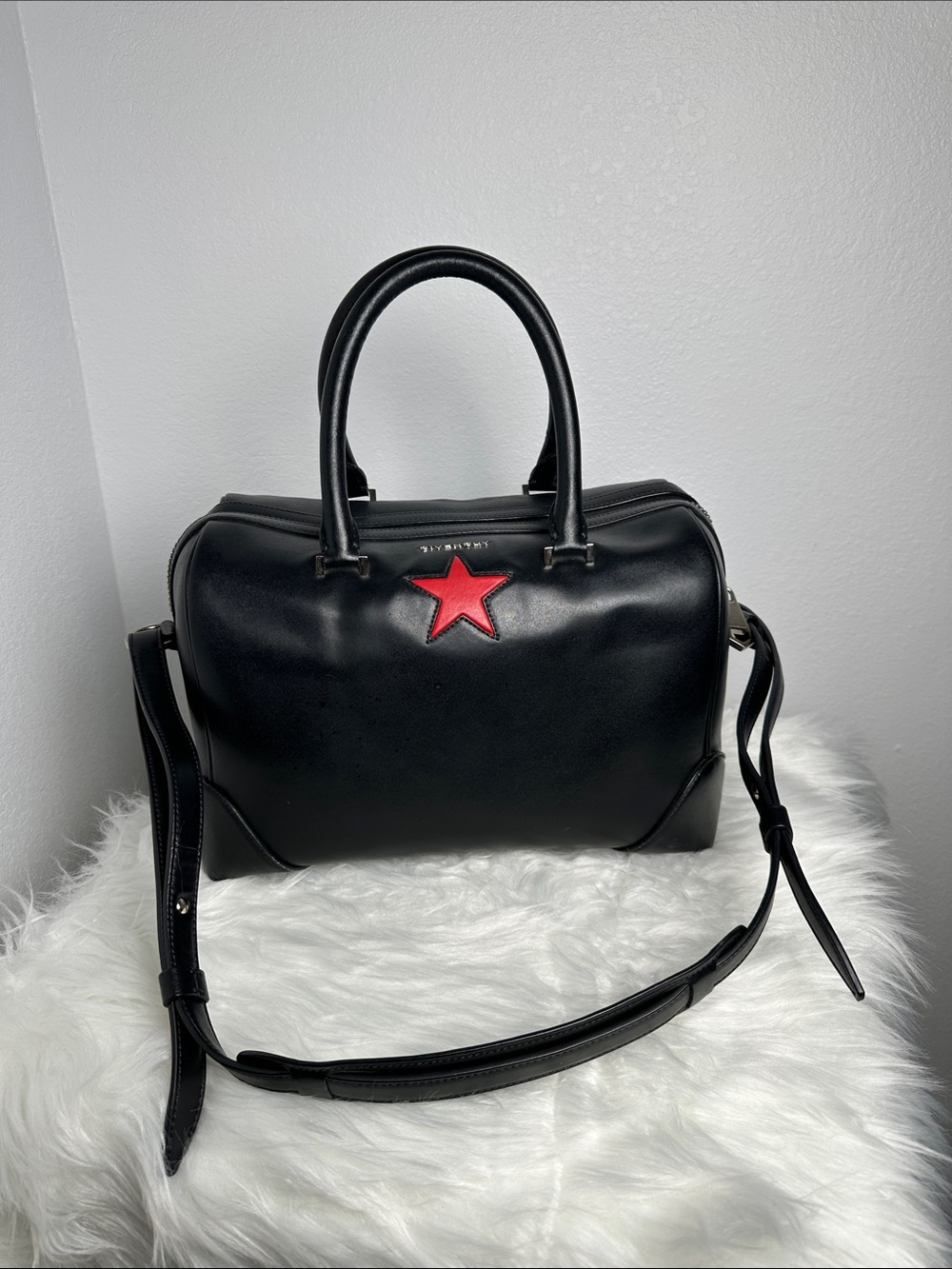 💯Authentic Givenchy Black Leather Star Satchel Crossbody Bag🍀